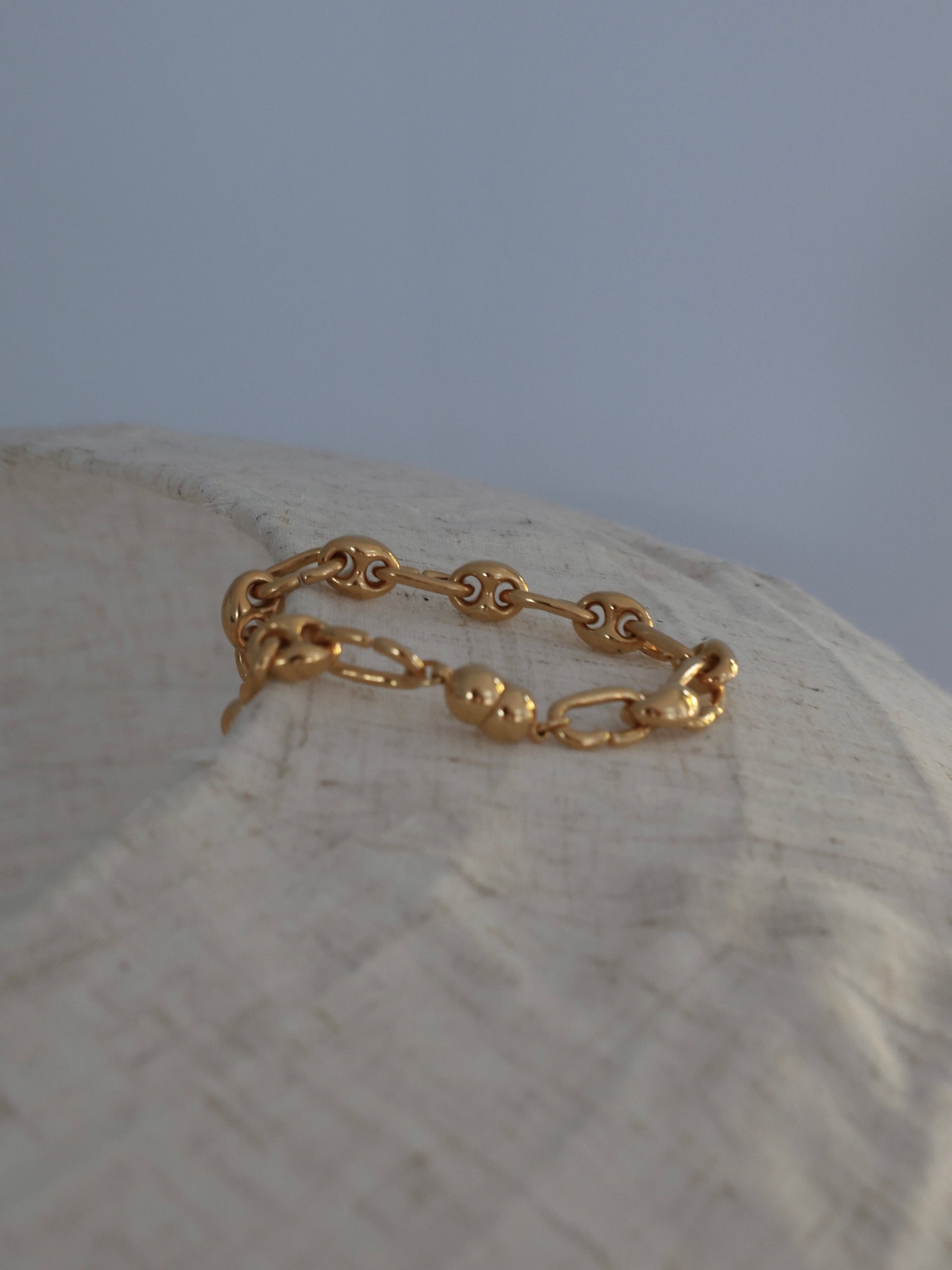 middle puff bracelet – GAGAN